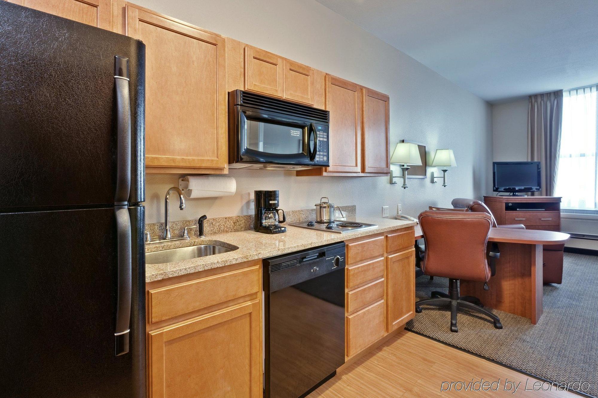 Candlewood Suites Terre Haute By Ihg الغرفة الصورة